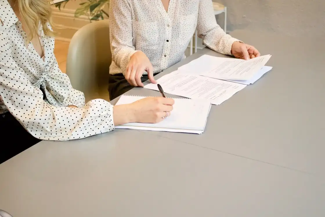 Women in the private sector gain the right to maternity benefits