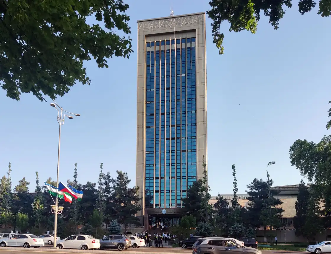 Vazirlar Mahkamasining 501-son qarori: pedagoglarning farzandlariga davlat OTMlarida kontraktga 30 foiz chegirma